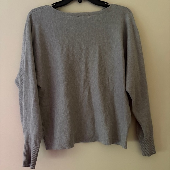 Vila Milano Gray Textured Wave Knit Sweater Long Sleeve Women’s (Fits Like M/L) - Picture 2 of 4